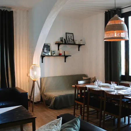 Les Grillons Vila